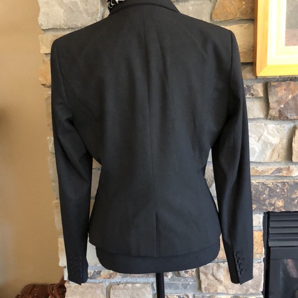 THE LIMITED BLACK FITTED BLAZER…classy! 🌸 6, EUC! - Picture 6 of 12